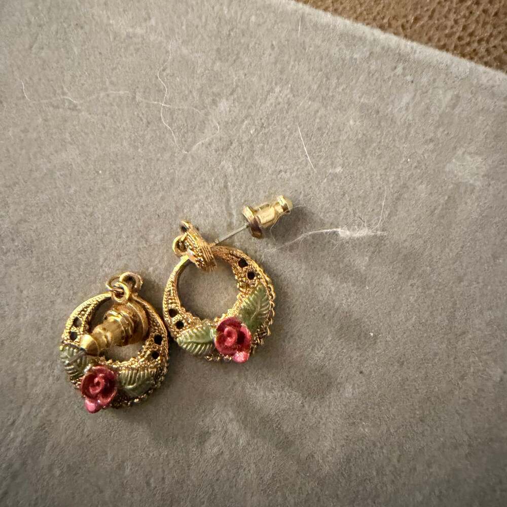 Vintage wreath Rose Earrings